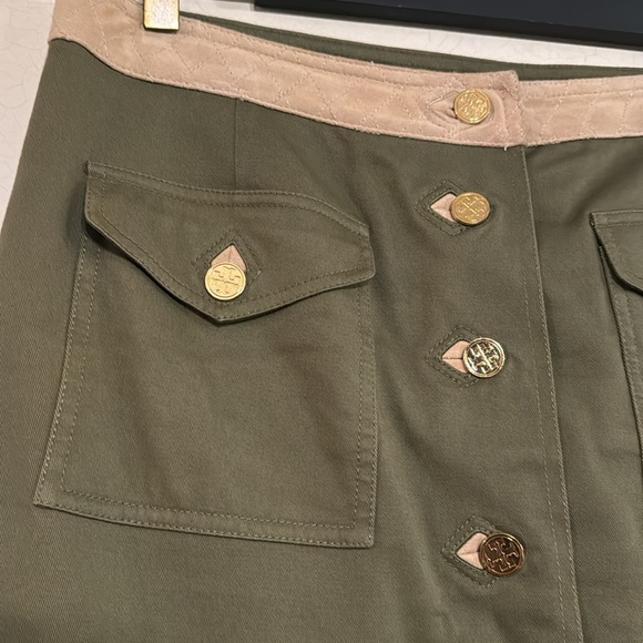 TORY BURCH vintage but like new army green skirt w/ gold buttons in Size 12 - Picture 3 of 13
